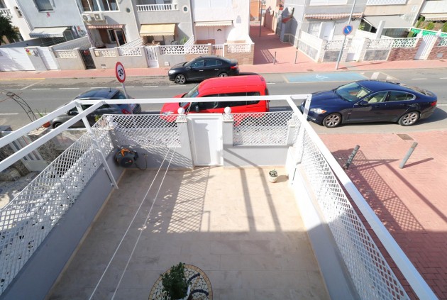 Resale - Chalet -
Torrevieja - Playa de los Naufragos