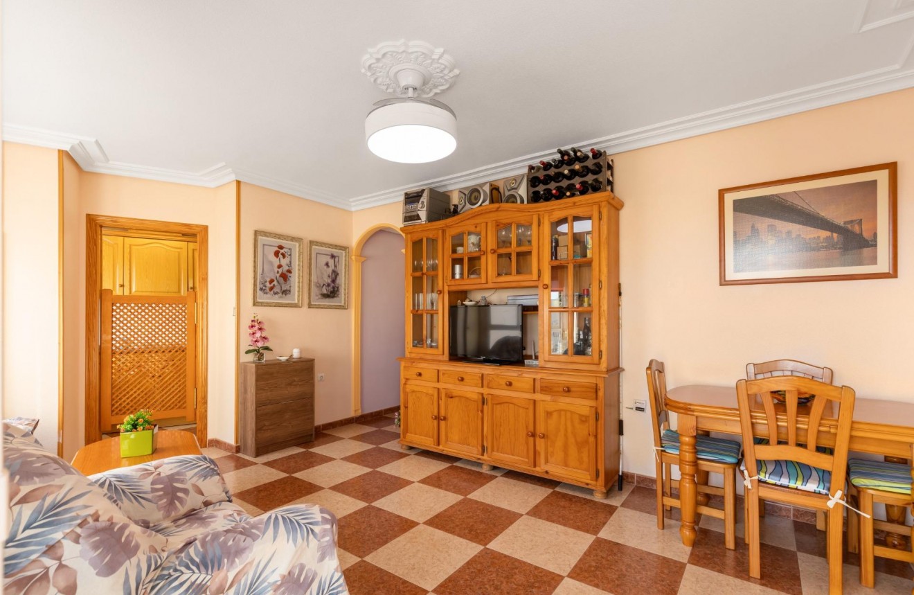 Segunda mano - Apartamento / piso -
Torrevieja - La Mata