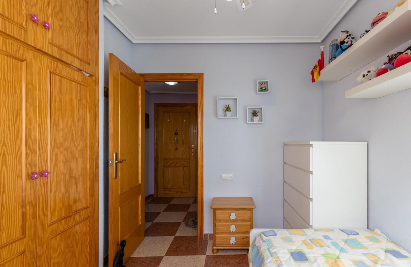 Segunda mano - Apartamento / piso -
Torrevieja - La Mata