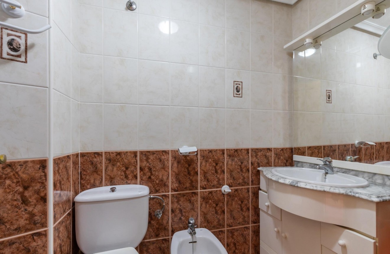 Segunda mano - Apartamento / piso -
Torrevieja - La Mata