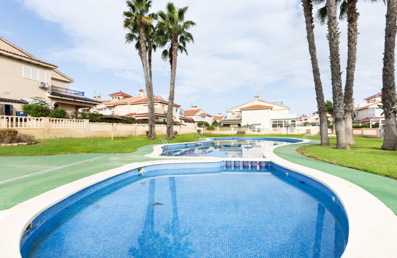 Aus zweiter Hand - Bungalow -
Orihuela Costa - Costa Blanca