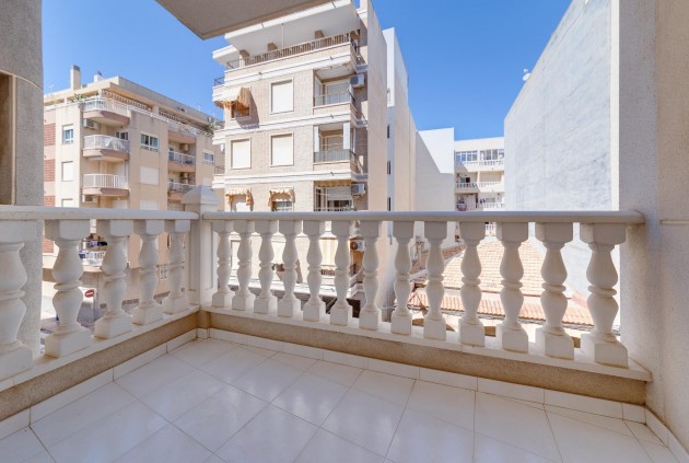 Resale - Chalet -
Torrevieja - Playa de los Locos