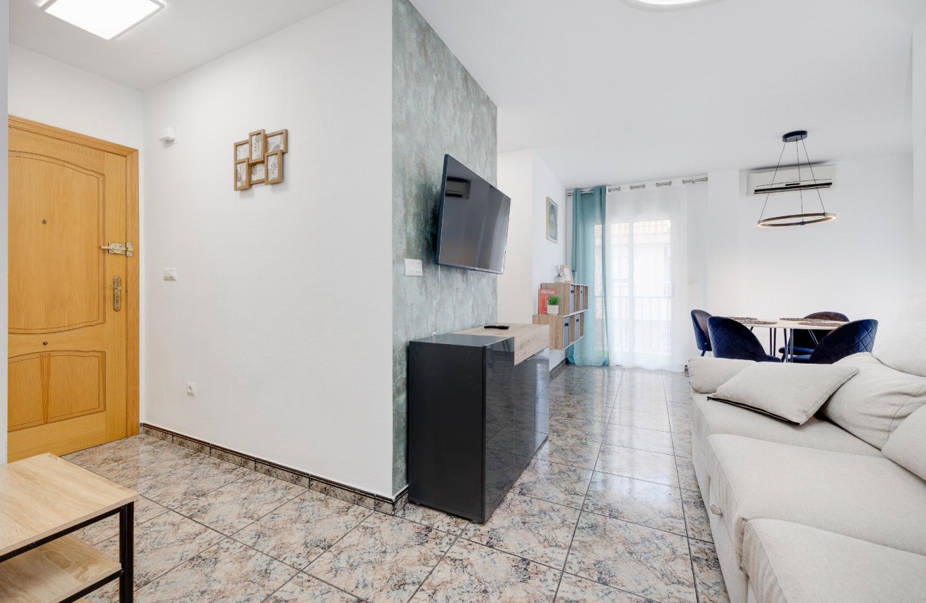 Resale - Apartment / flat -
Torrevieja - Costa Blanca