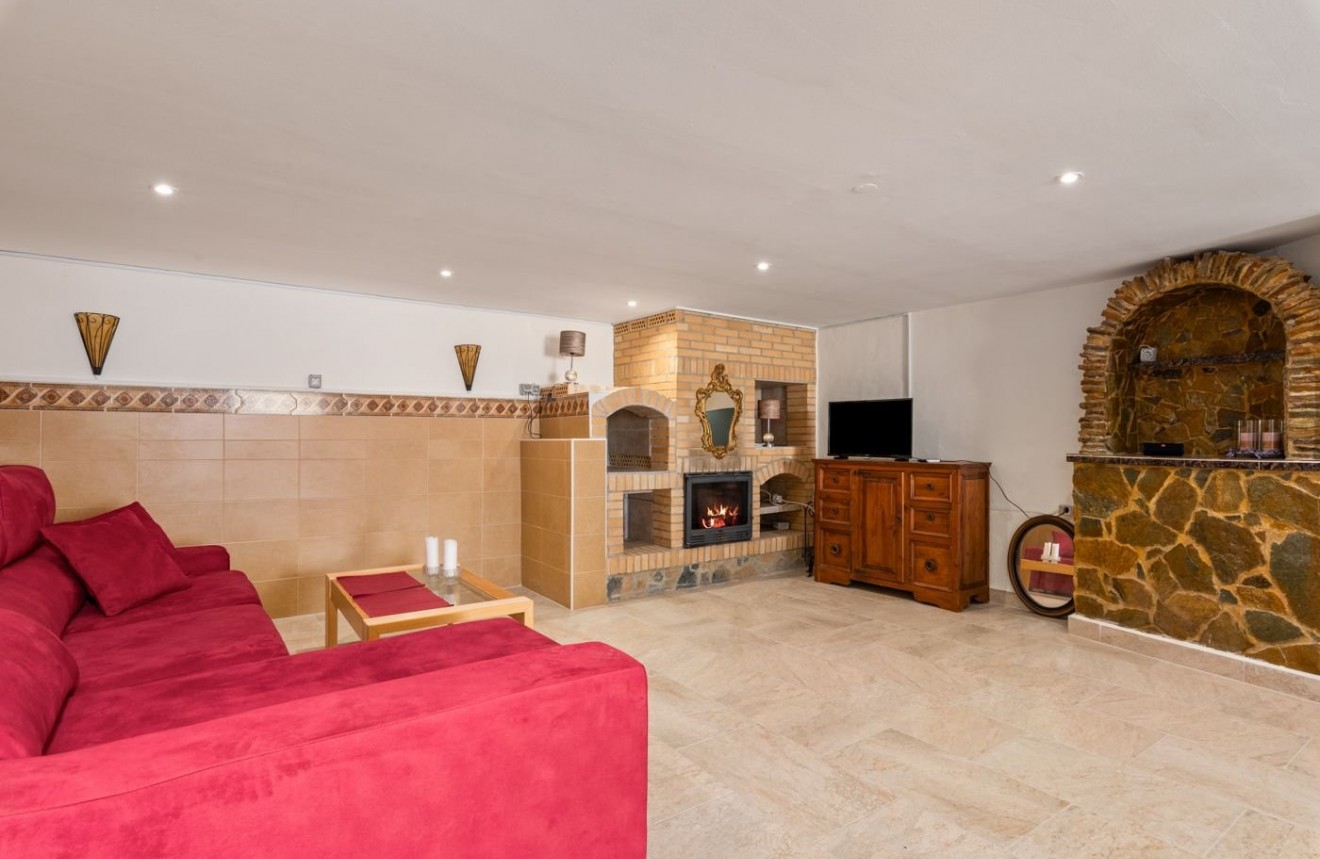 Resale - Chalet -
Orihuela Costa - Costa Blanca