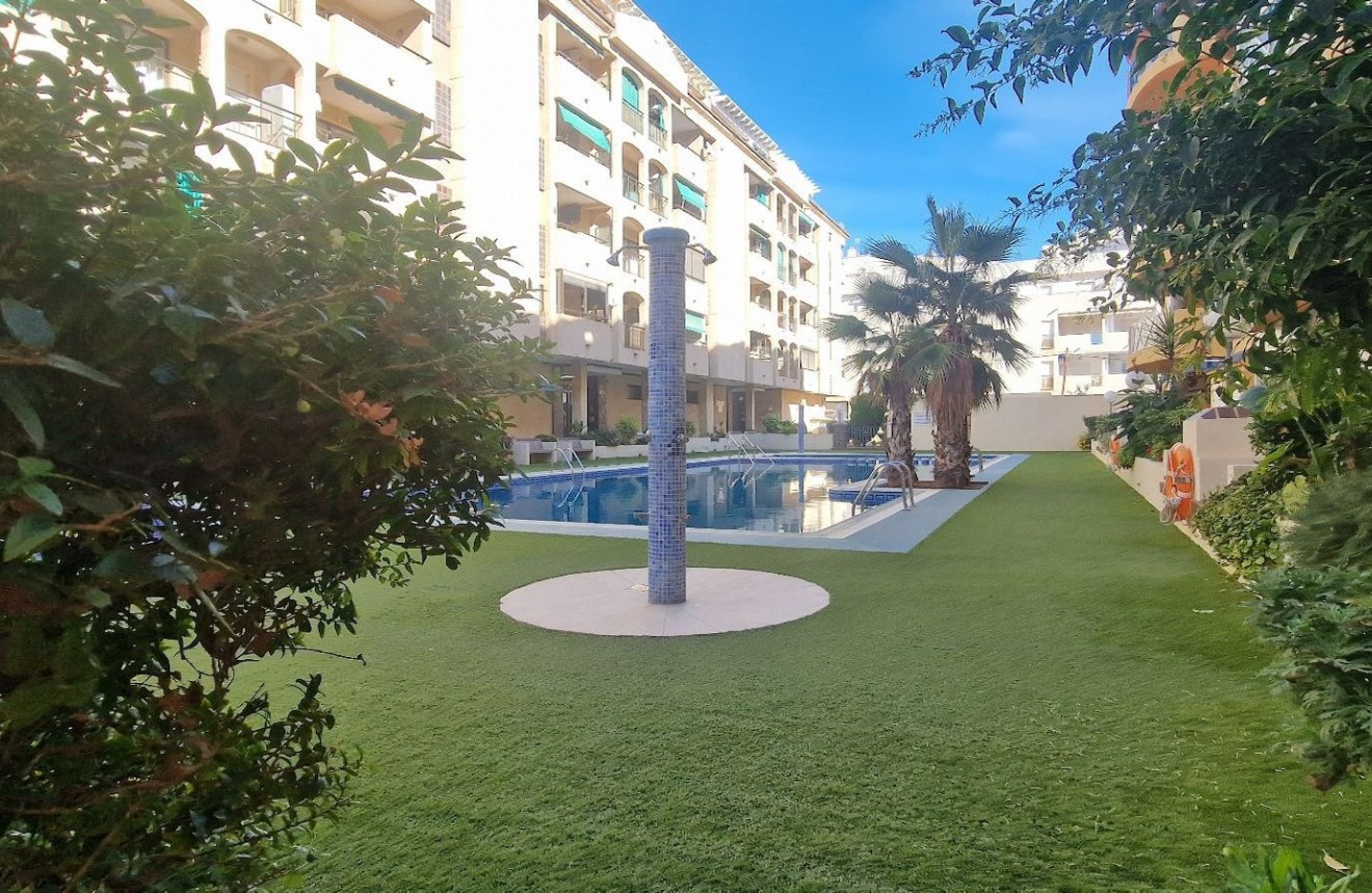 Z drugiej ręki - Mieszkanie w bloku -
Torrevieja - Costa Blanca