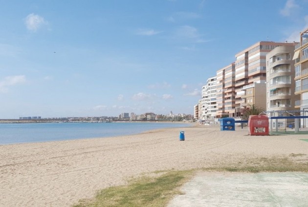 Z drugiej ręki - Mieszkanie w bloku -
Torrevieja - Costa Blanca