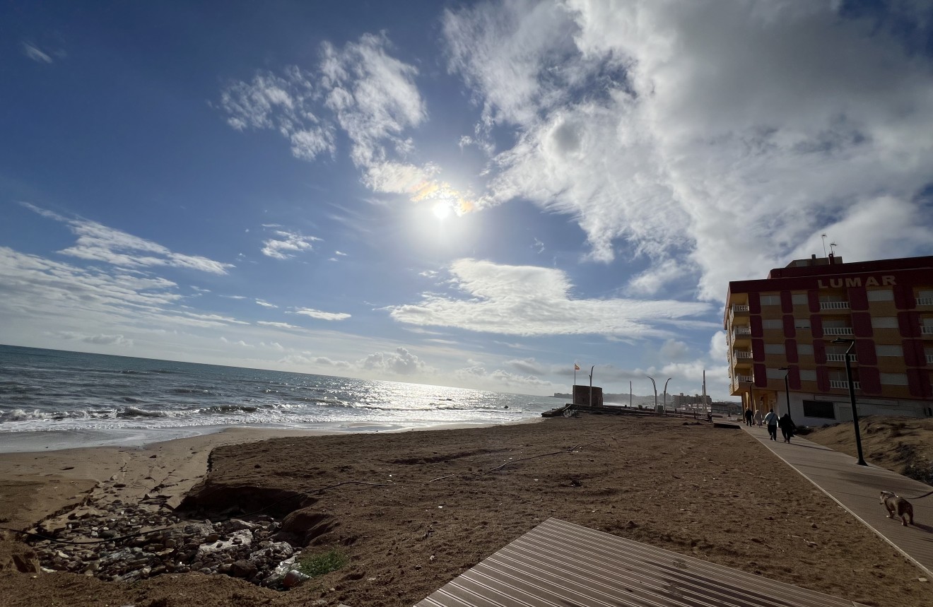 Z drugiej ręki - Mieszkanie w bloku -
Torrevieja - Costa Blanca