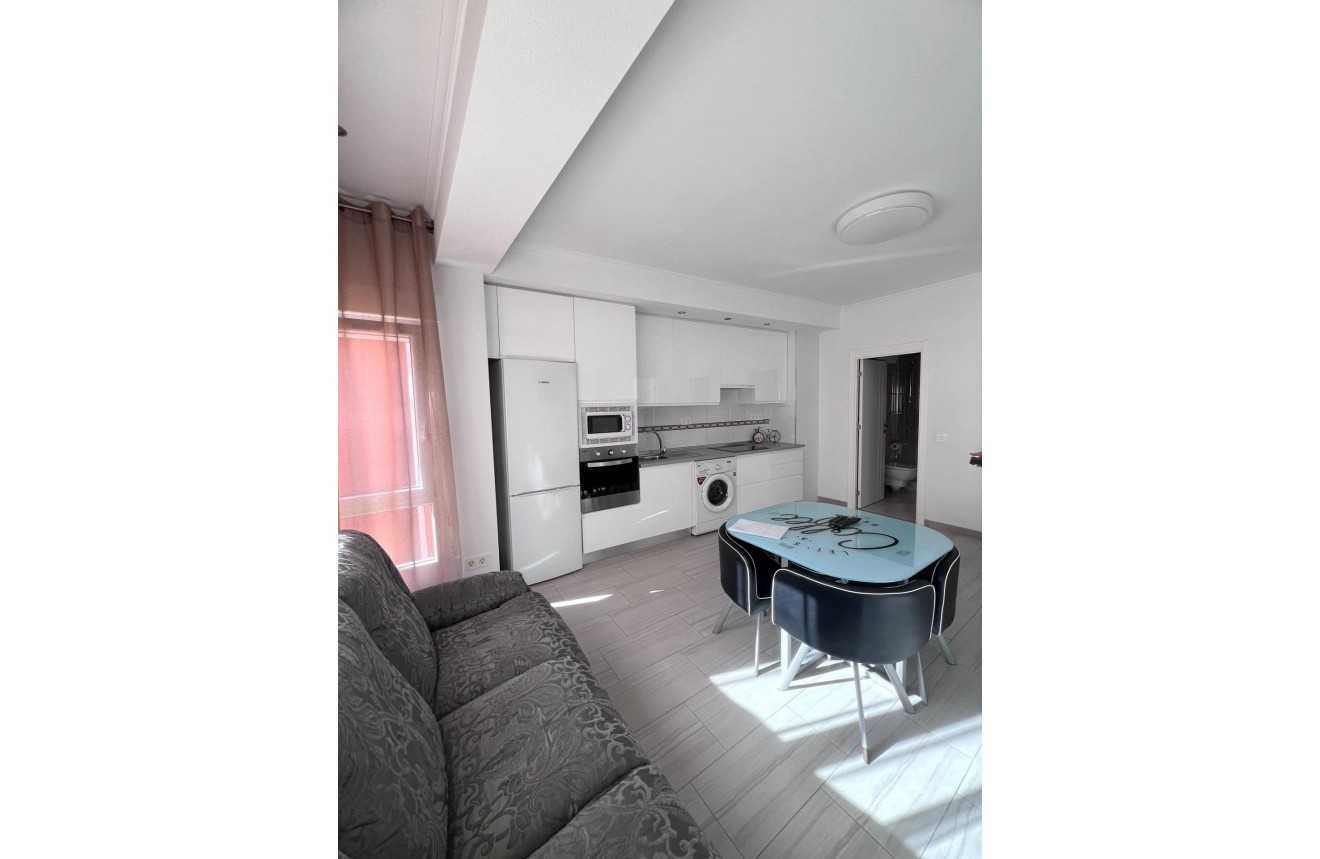 Segunda mano - Apartamento / piso -
Torrevieja - Paseo maritimo