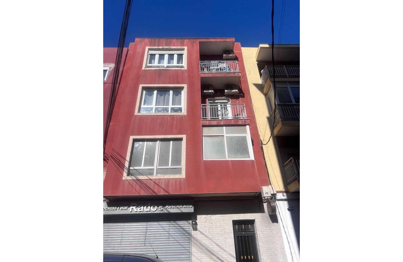 Segunda mano - Apartamento / piso -
Torrevieja - Paseo maritimo