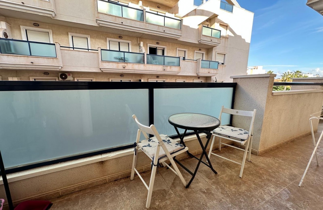 Tweedehands - Appartement / flat -
Orihuela Costa - Campoamor