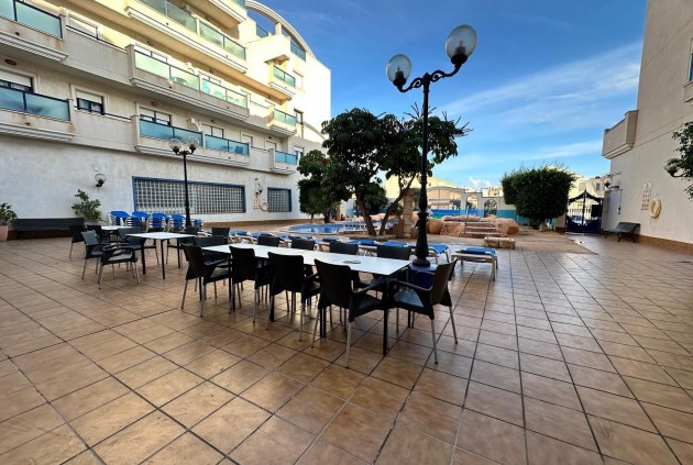 Tweedehands - Appartement / flat -
Orihuela Costa - Campoamor