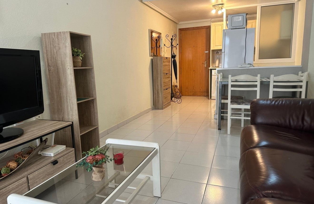 Segunda mano - Apartamento / piso -
Torrevieja - Playa del Cura