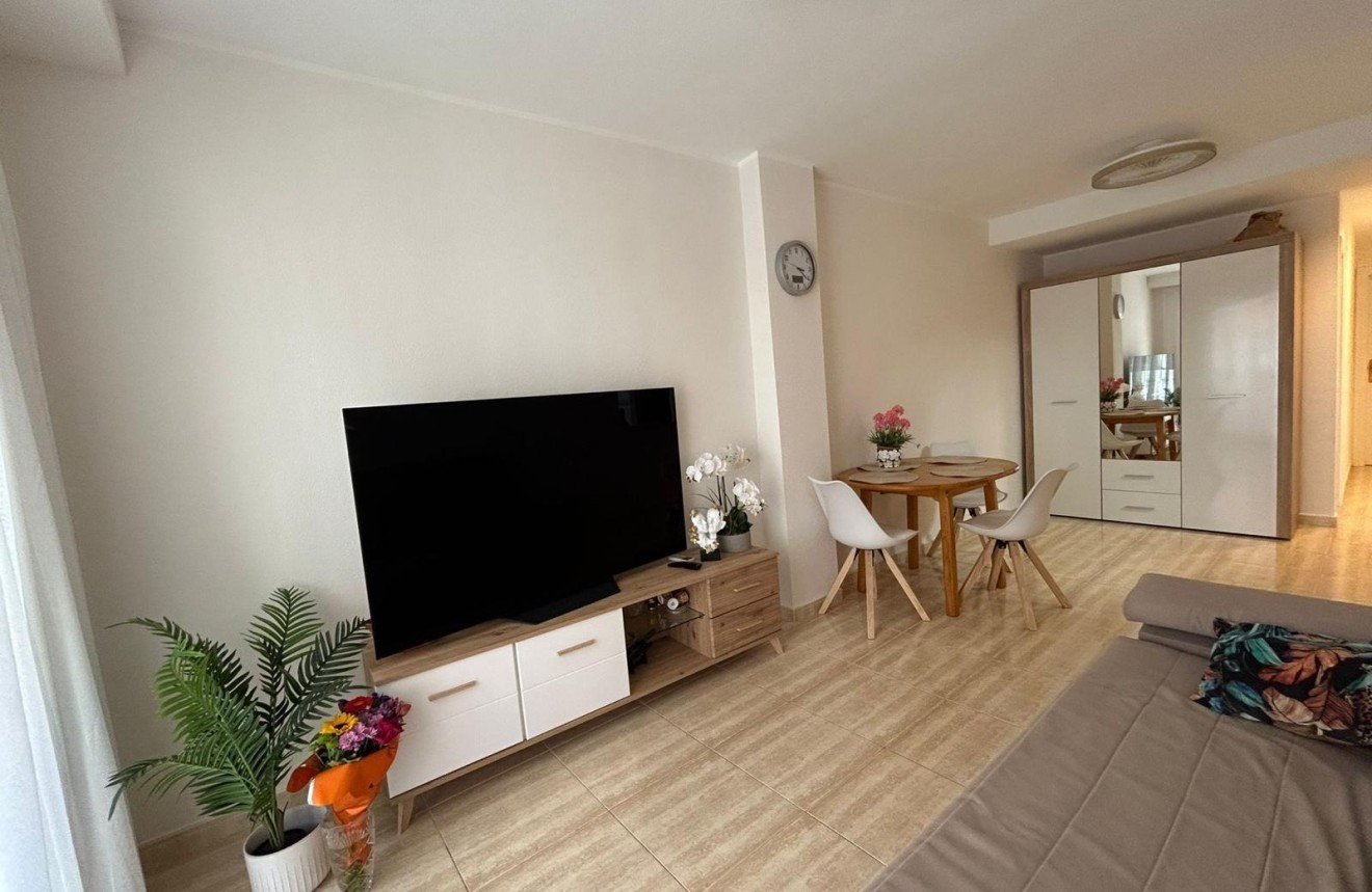 D'occasion - Appartement -
Torrevieja - Playa del Cura