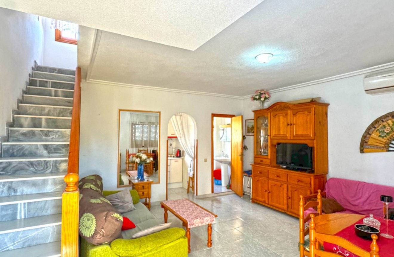 Resale - Chalet -
Torrevieja - Costa Blanca