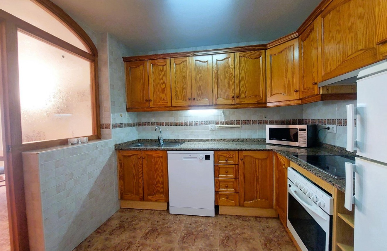 Resale - Chalet -
Torrevieja - Costa Blanca