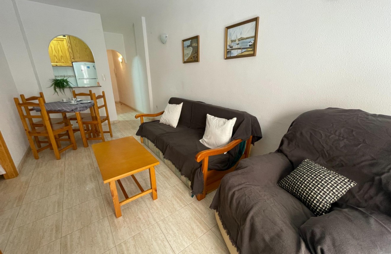 Resale - Apartment / flat -
Torrevieja - Estacion de autobuses