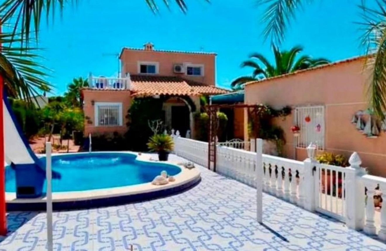 Segunda mano - Chalet -
Torrevieja - Costa Blanca