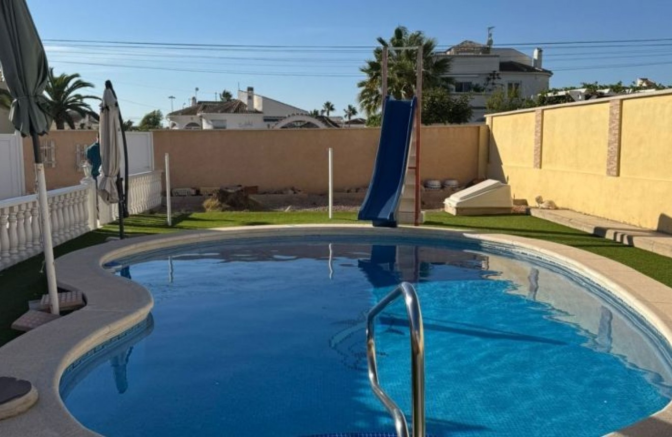 Segunda mano - Chalet -
Torrevieja - Costa Blanca