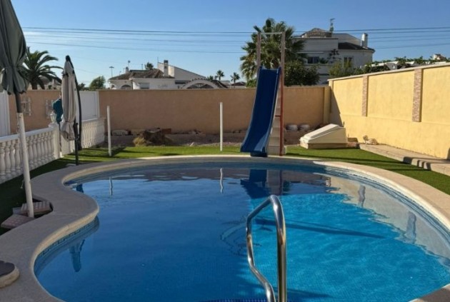 Segunda mano - Chalet -
Torrevieja - Costa Blanca