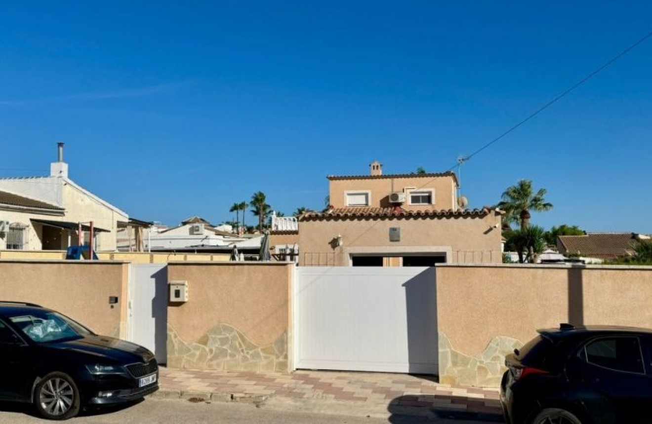 Segunda mano - Chalet -
Torrevieja - Costa Blanca