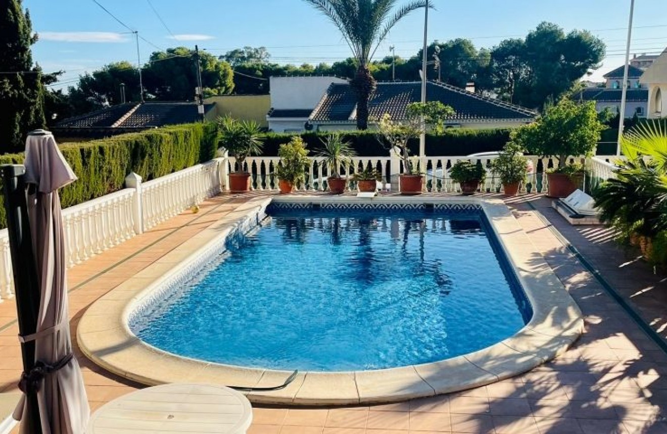 Tweedehands - Chalet -
Torrevieja - Costa Blanca