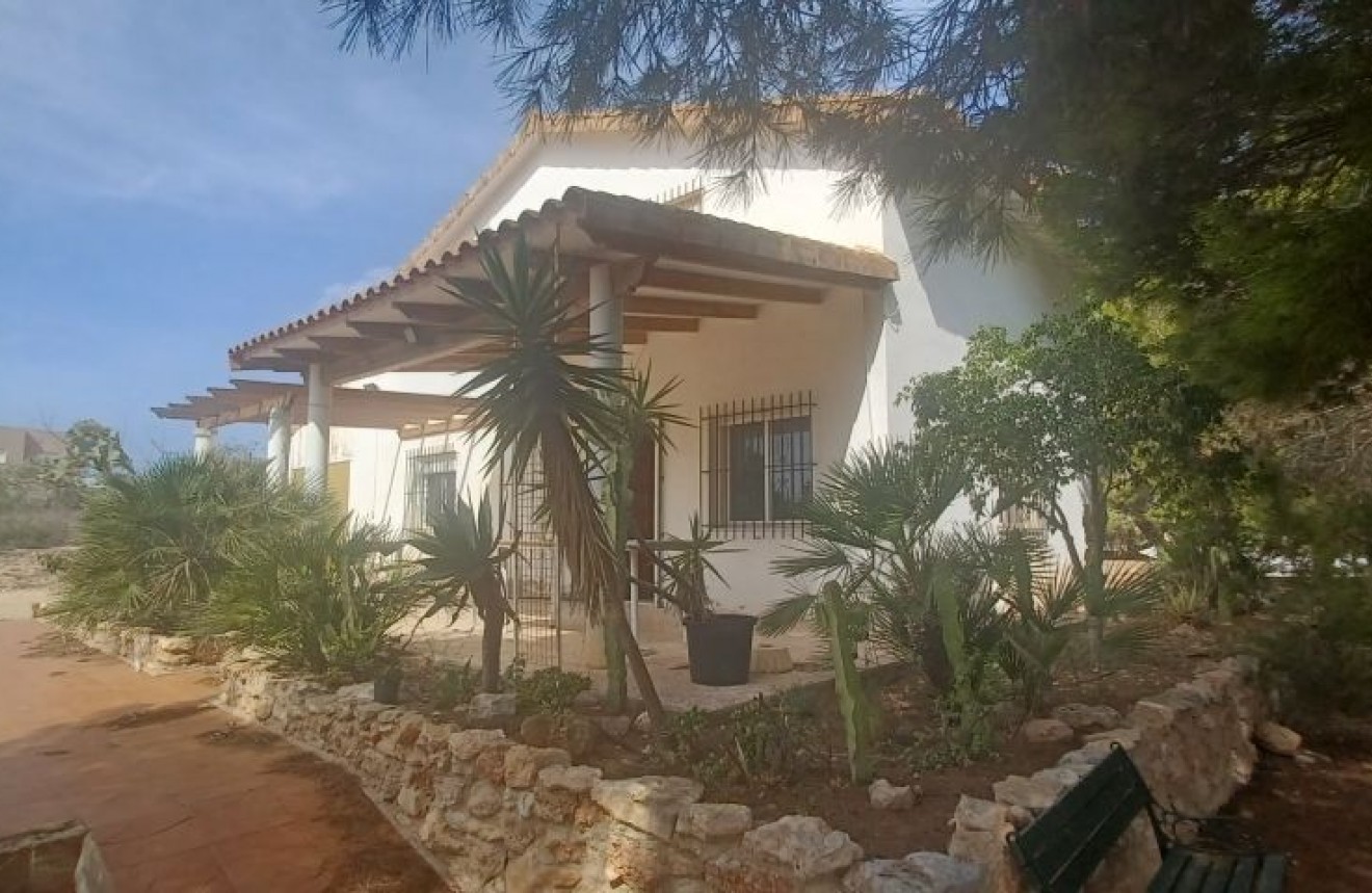 Z drugiej ręki - Szalet -
Orihuela Costa - Costa Blanca