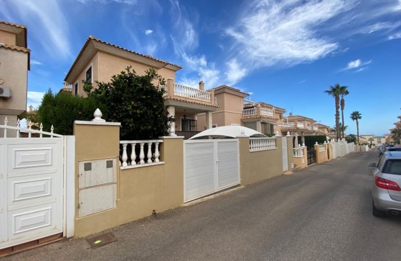 Segunda mano - Chalet -
Orihuela Costa - Costa Blanca