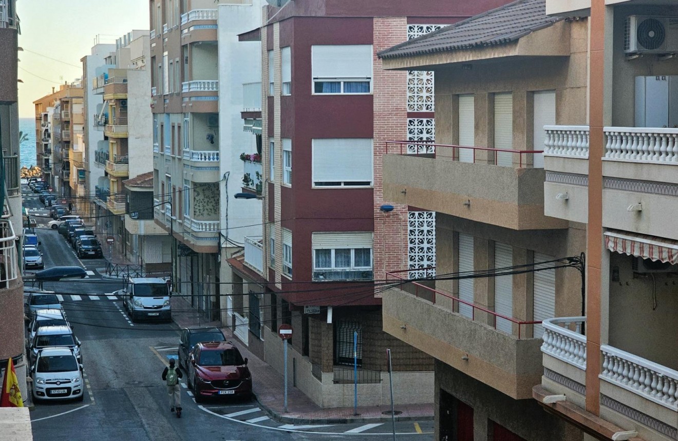 Resale - Apartment / flat -
Torrevieja - Estacion de autobuses