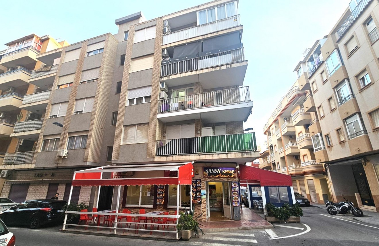 Resale - Apartment / flat -
Torrevieja - Estacion de autobuses