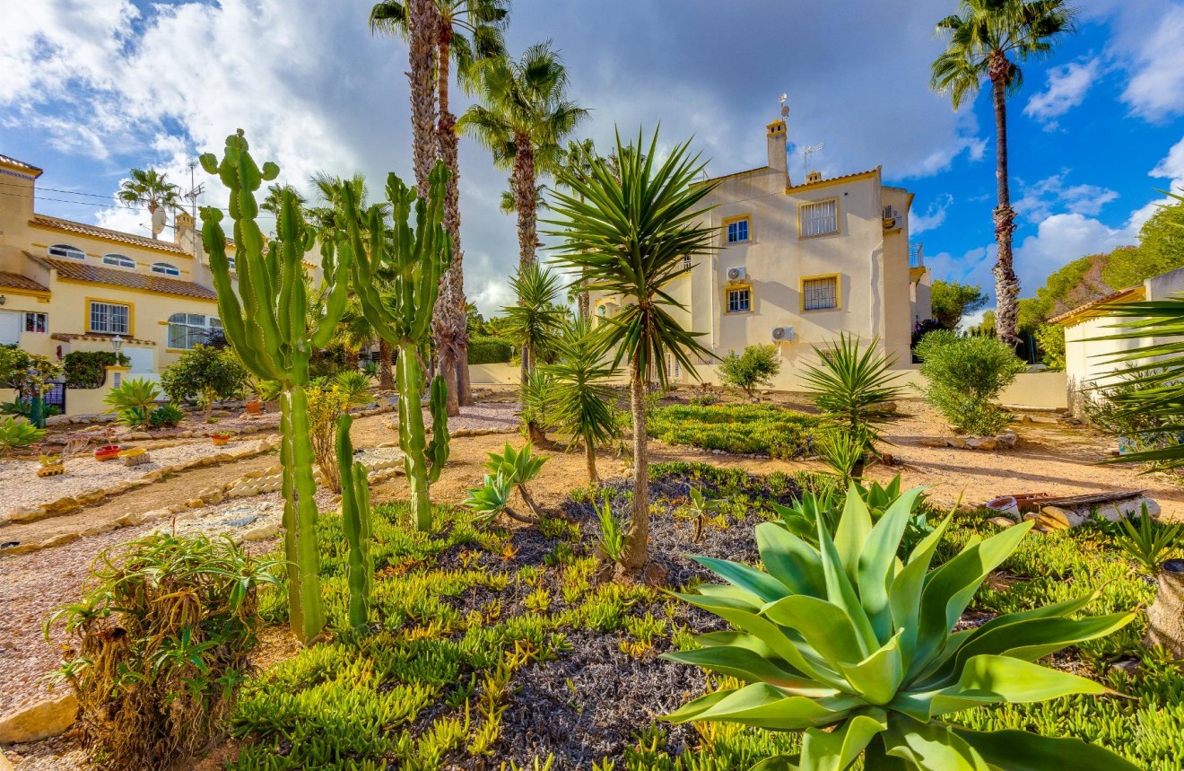 Segunda mano - Bungalow -
Orihuela Costa - Costa Blanca