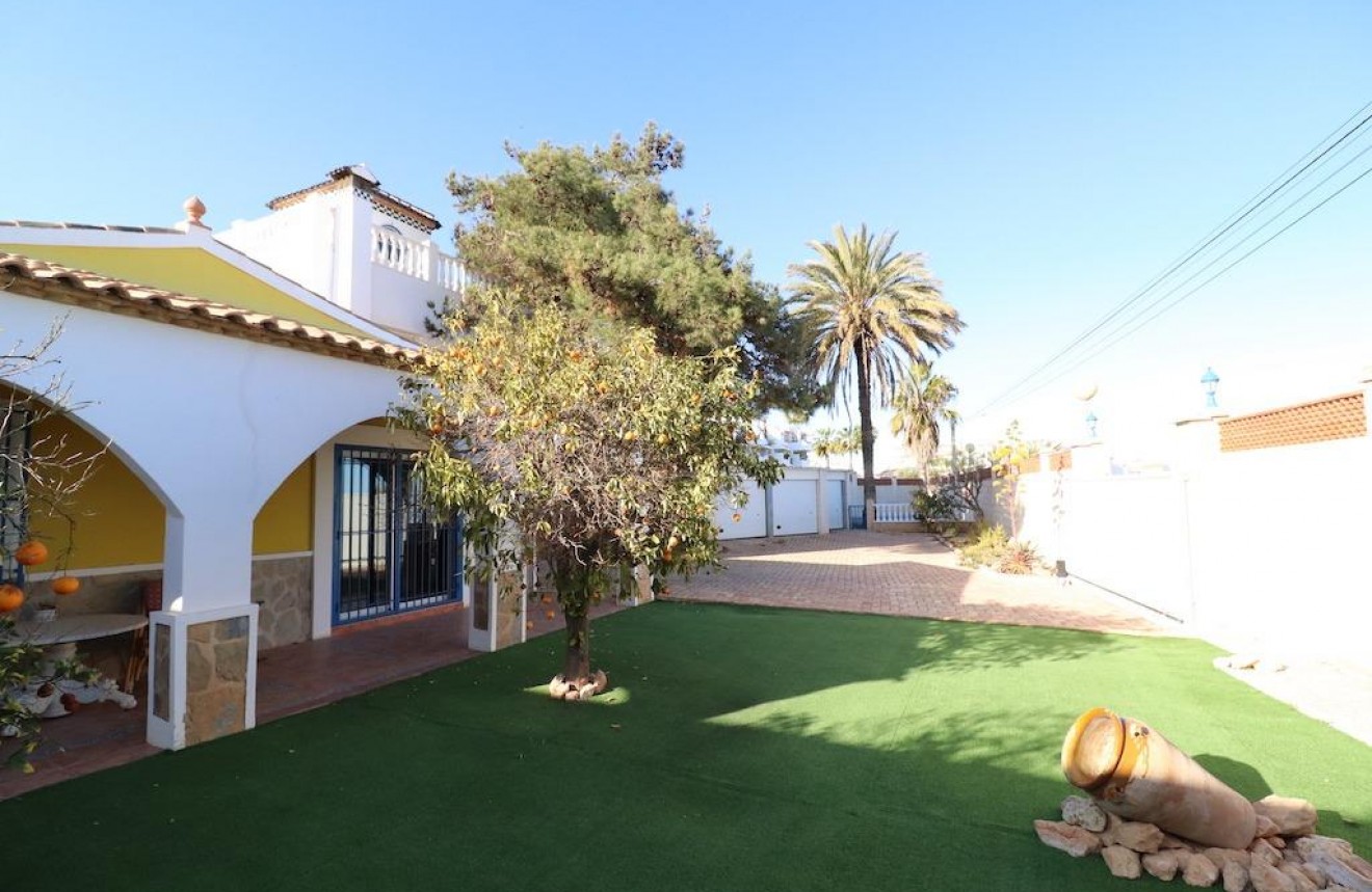 Segunda mano - Chalet -
Orihuela Costa - Costa Blanca