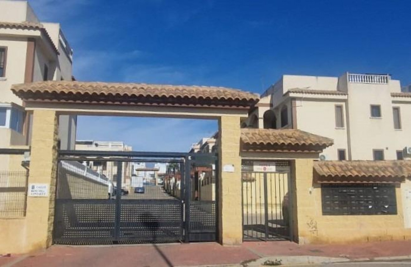 D'occasion - Bungalow -
Torrevieja - Aguas Nuevas 1