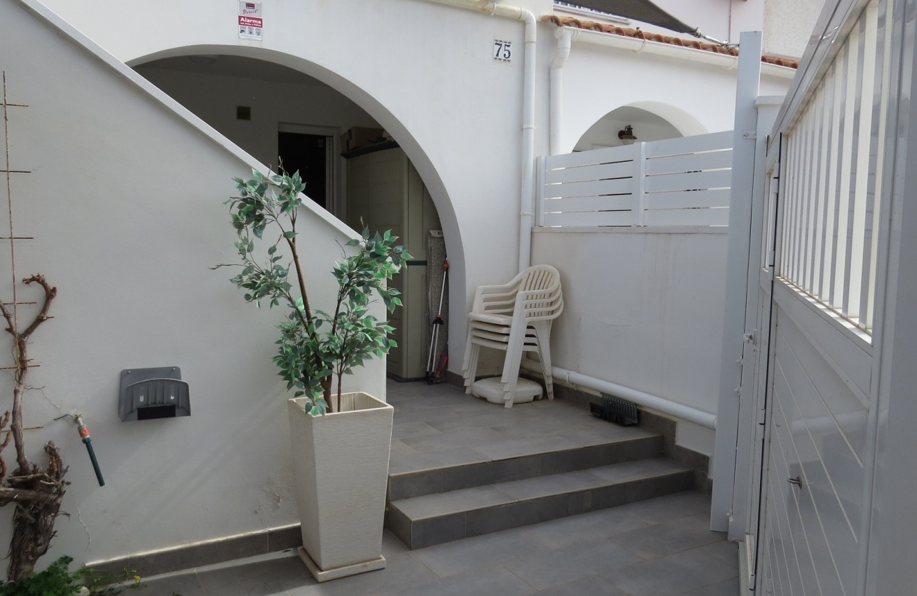 Resale - Apartment / flat -
Torrevieja - Costa Blanca