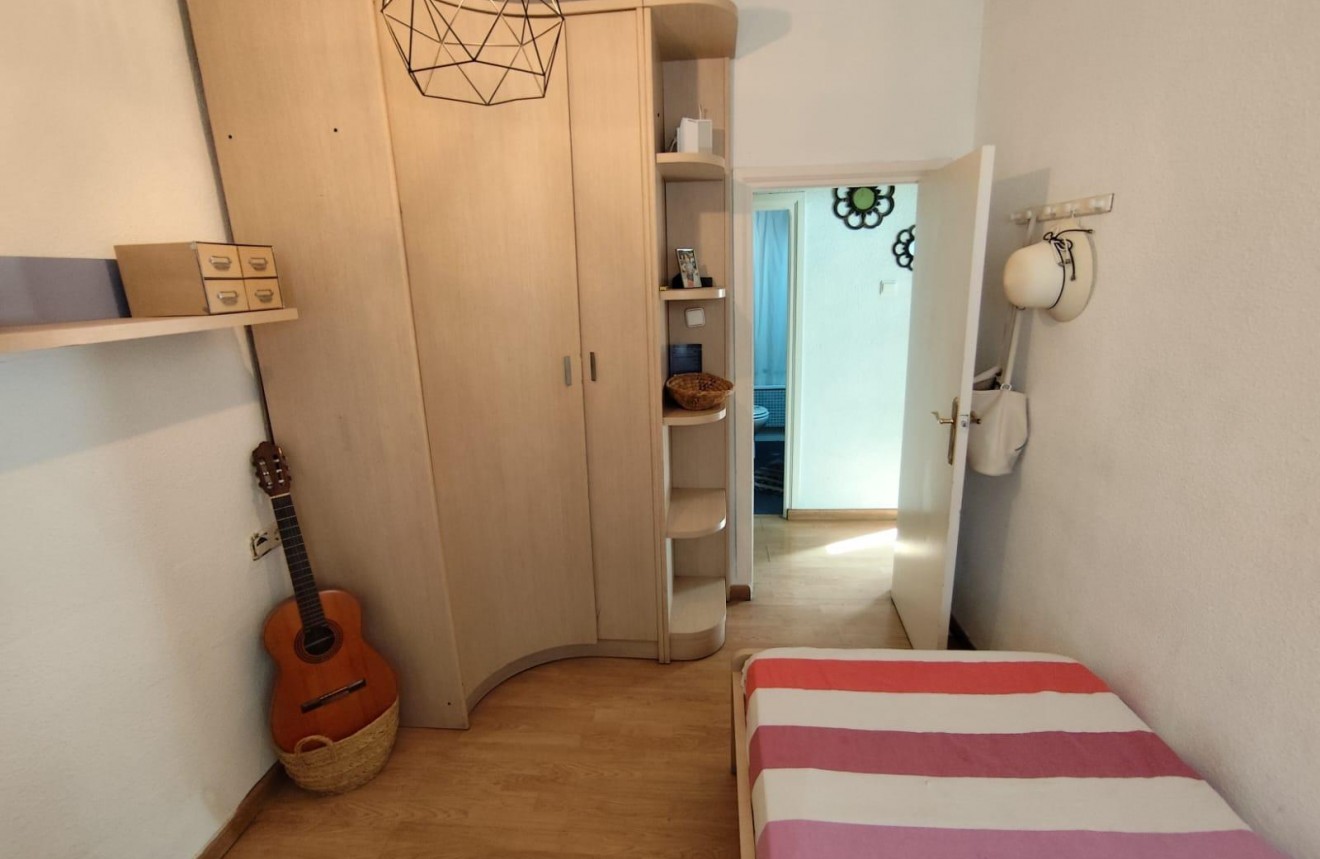 Segunda mano - Apartamento / piso -
Torrevieja - Estacion de autobuses