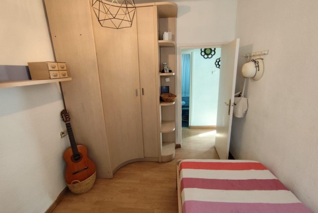 Segunda mano - Apartamento / piso -
Torrevieja - Estacion de autobuses