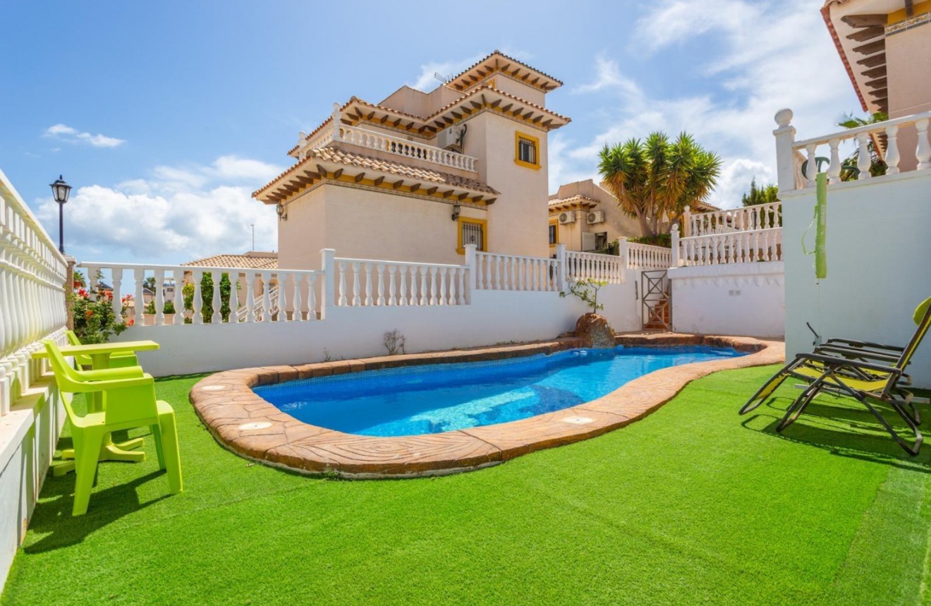 Tweedehands - Chalet -
Orihuela Costa - La Zenia