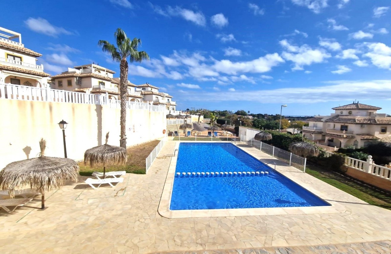 Tweedehands - Chalet -
Orihuela Costa - Montezenia