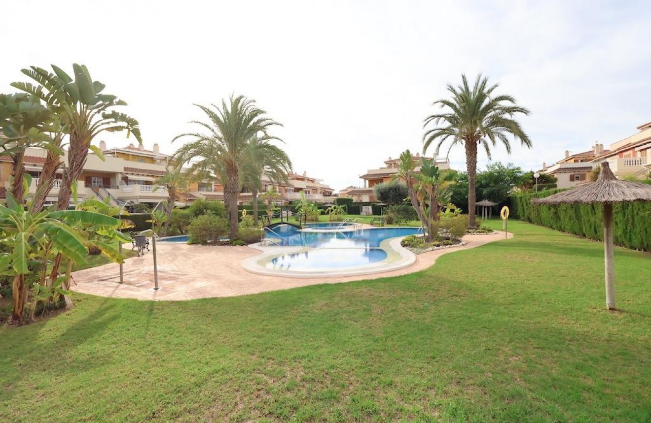 Tweedehands - Chalet -
Orihuela Costa - Costa Blanca