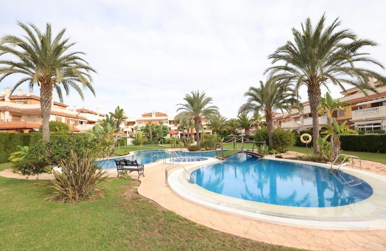 Tweedehands - Chalet -
Orihuela Costa - Costa Blanca