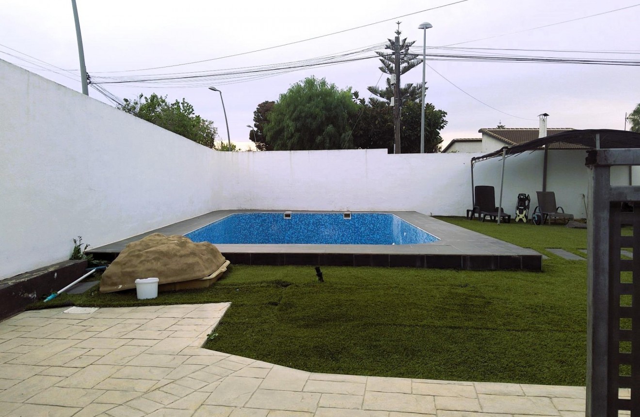 Tweedehands - Chalet -
Torrevieja - Los altos