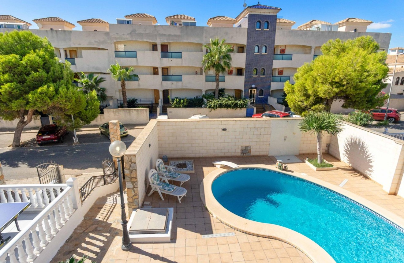 Aus zweiter Hand - Chalet -
Orihuela Costa - La Zenia