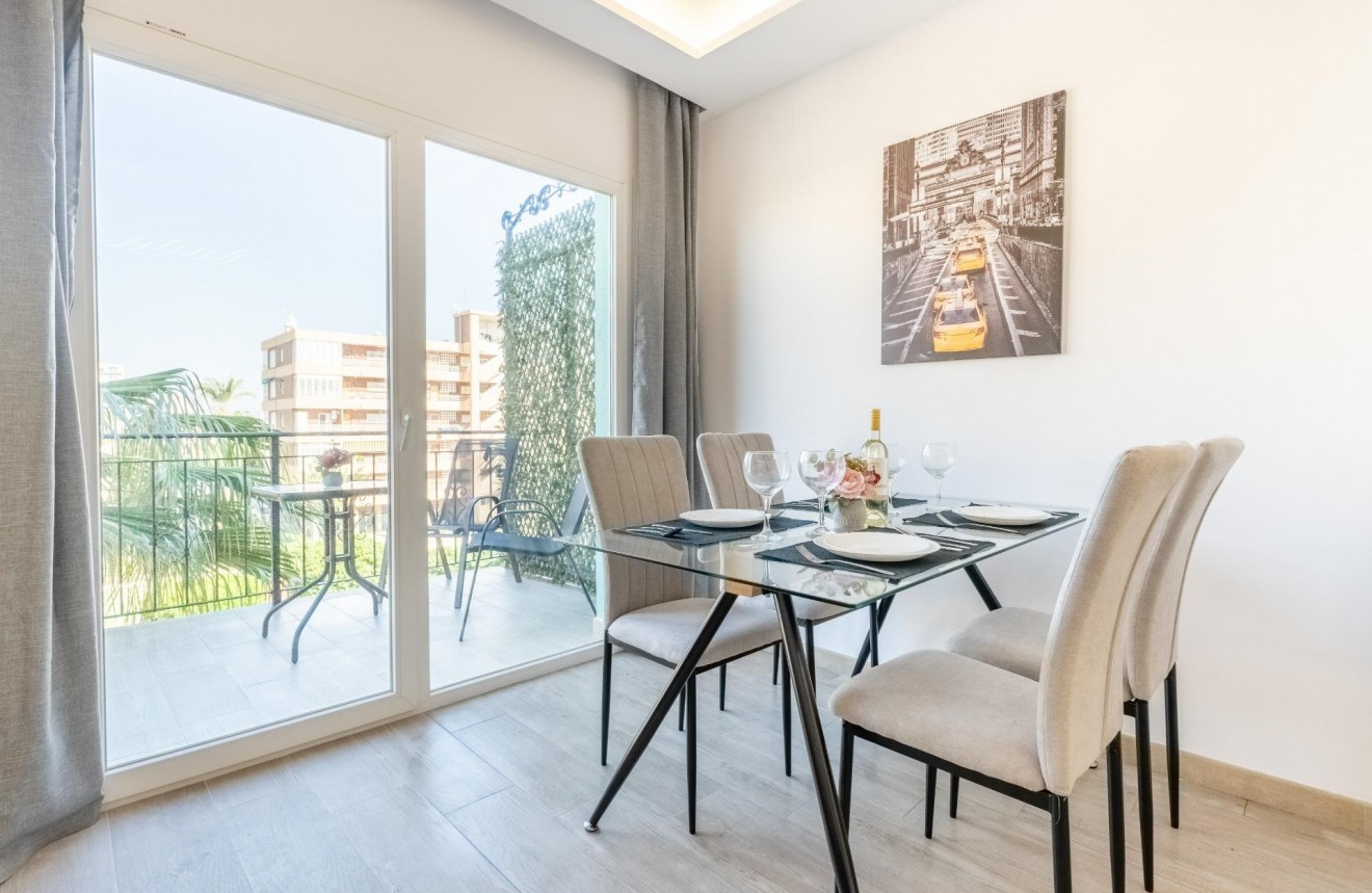 D'occasion - Appartement -
Torrevieja - Mar Azul