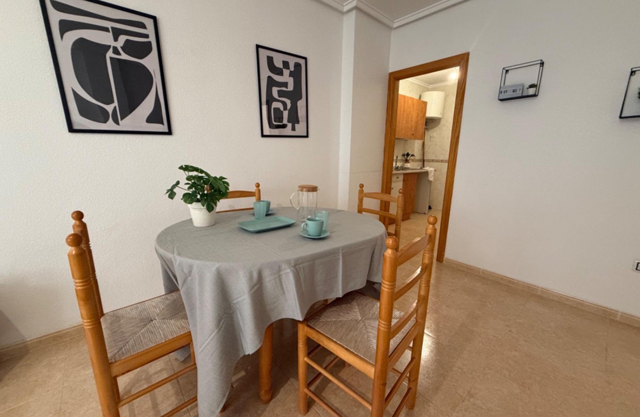 Aus zweiter Hand - Wohnung -
Torrevieja - Centro