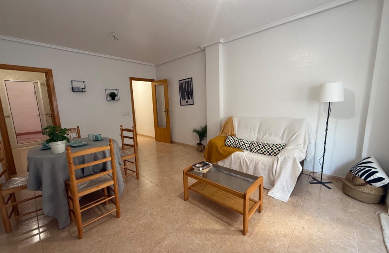 Aus zweiter Hand - Wohnung -
Torrevieja - Centro