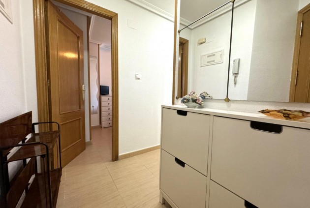 Tweedehands - Appartement / flat -
Torrevieja - Centro