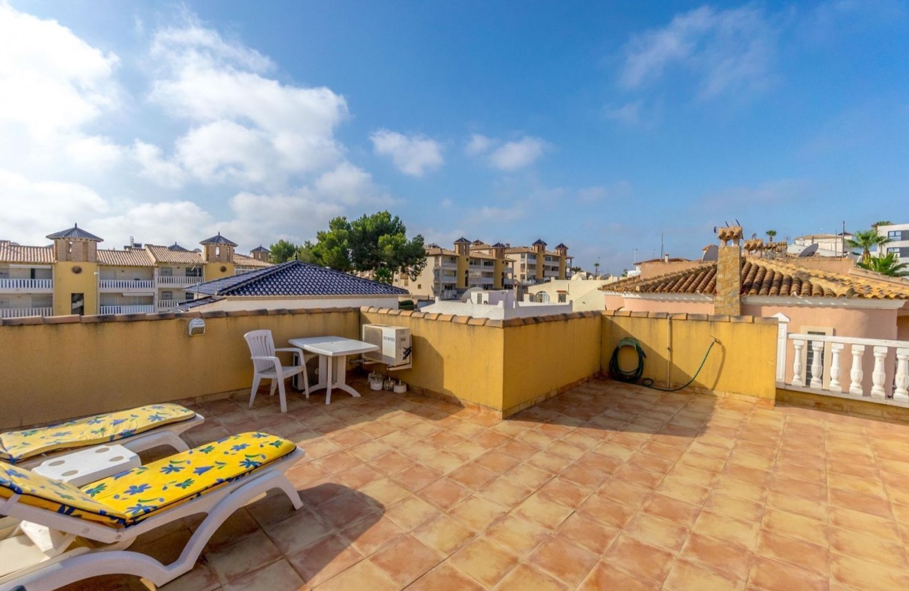 Resale - Chalet -
Orihuela Costa - Villamartín