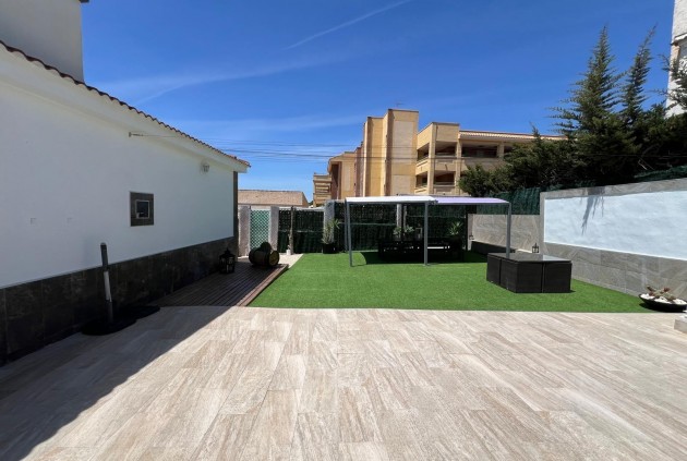 Segunda mano - Chalet -
Torrevieja - Los Balcones