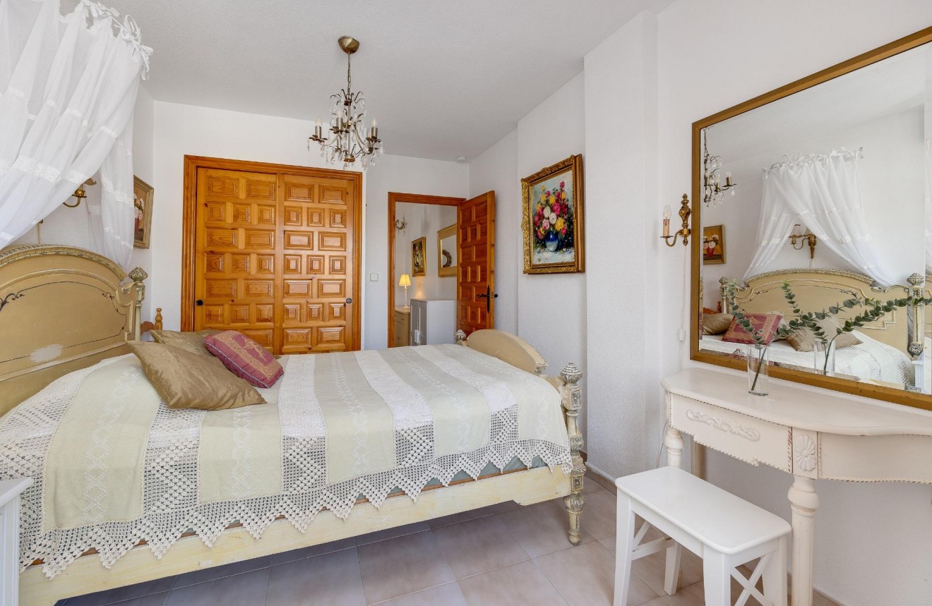 Resale - Apartment / flat -
Torrevieja - Playa de los Locos