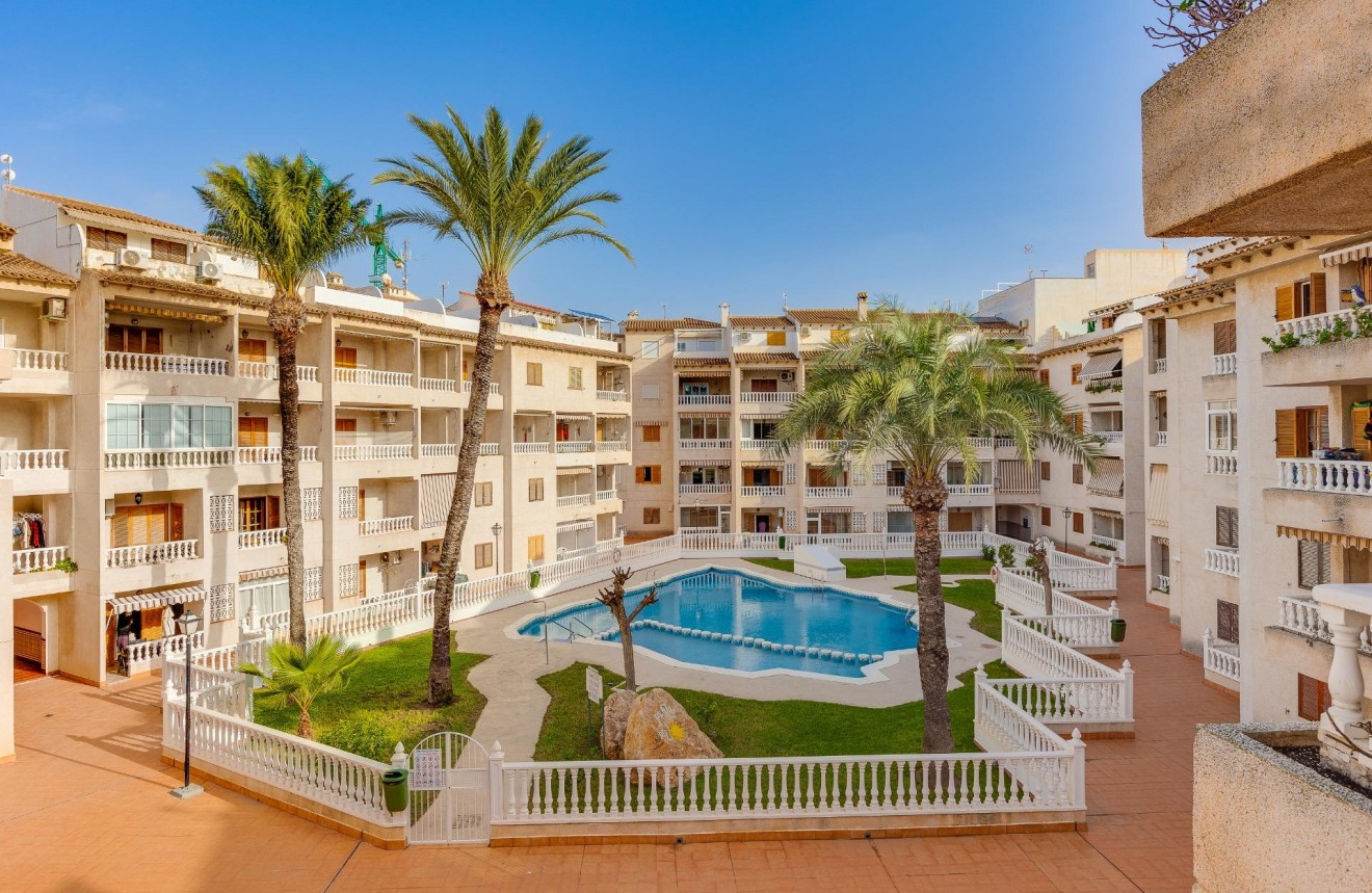 Resale - Apartment / flat -
Torrevieja - Playa de los Locos