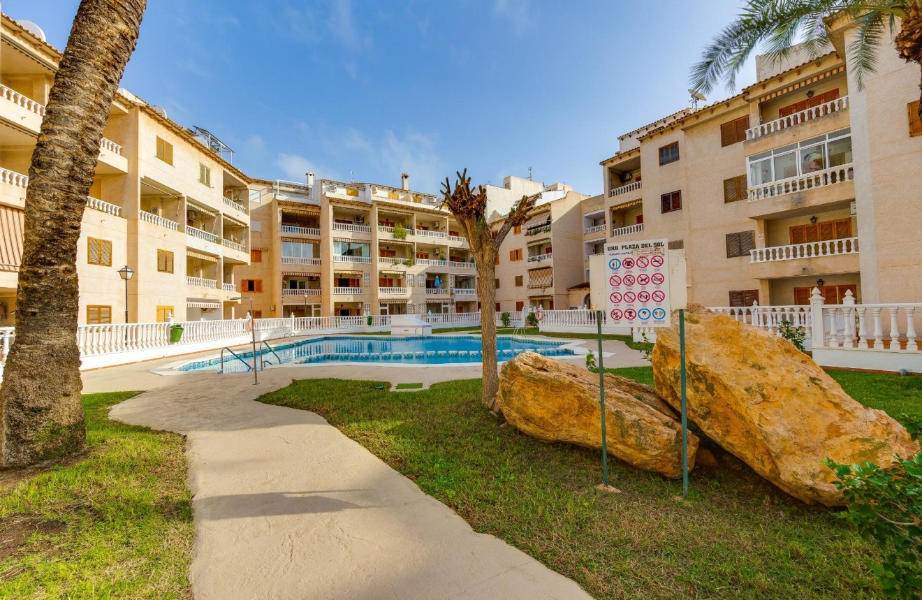 Resale - Apartment / flat -
Torrevieja - Playa de los Locos